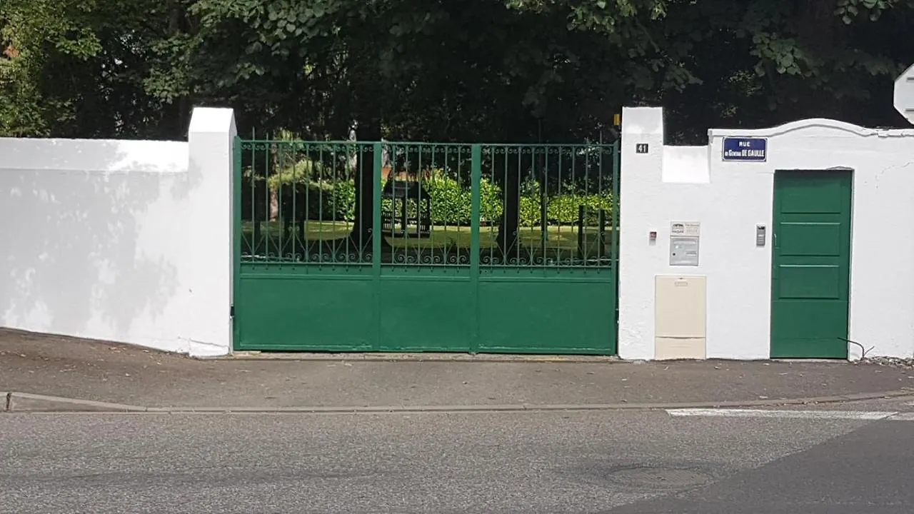 Aparthotel Villa Bonvouloir Bagnères-de-Bigorre Frankreich
